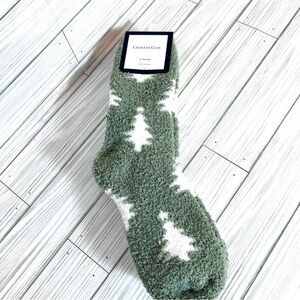 2 Pairs of NWT Charter Club Marshmallow Fuzzy Winter Motif Socks